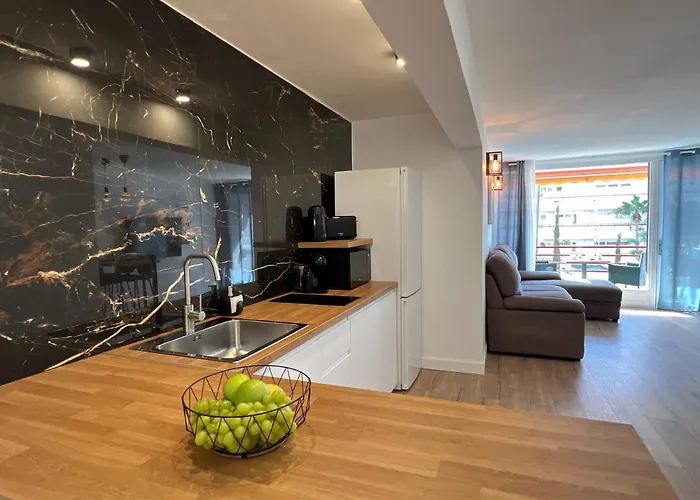 Paulmarie In Olympia Apartment